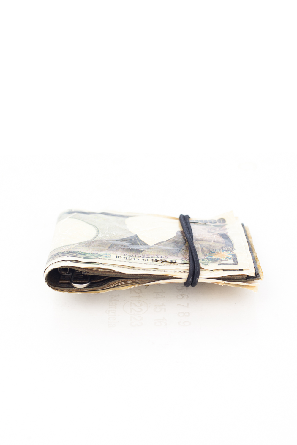 08 "Yen Bills" Elastic Band Bifold Key Wallet