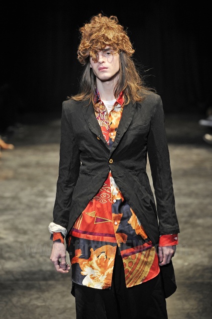 COMME DES GARCONS_menswear_fall_winter_2011_
Paris_january_2011