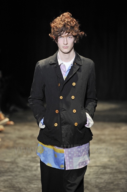 COMME DES GARCONS_menswear_fall_winter_2011_
Paris_january_2011